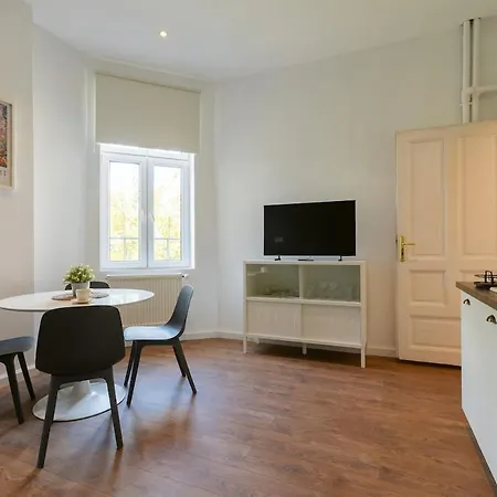 #Hidden Central Nest With Ac & Terrace Apartament