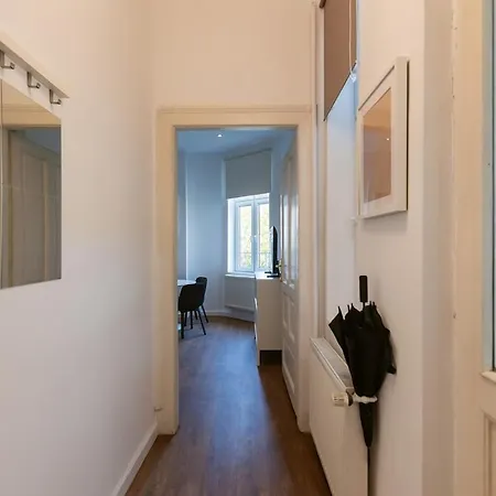 #Hidden Central Nest With Ac & Terrace Apartament