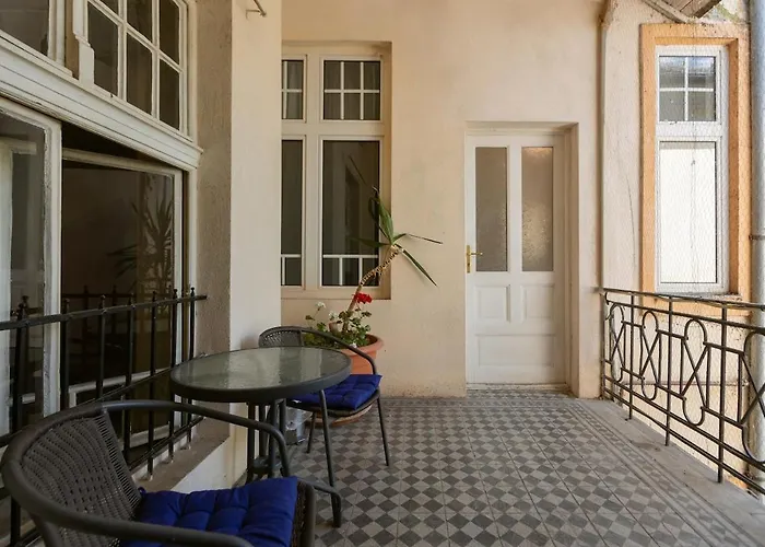 #hidden Nest With Terrace تيميشورا